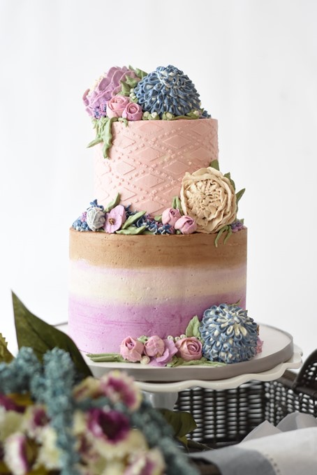 Very Peri weddingcake