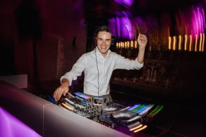 festive de muzikale wedding dj uit zundert bij weddingfair